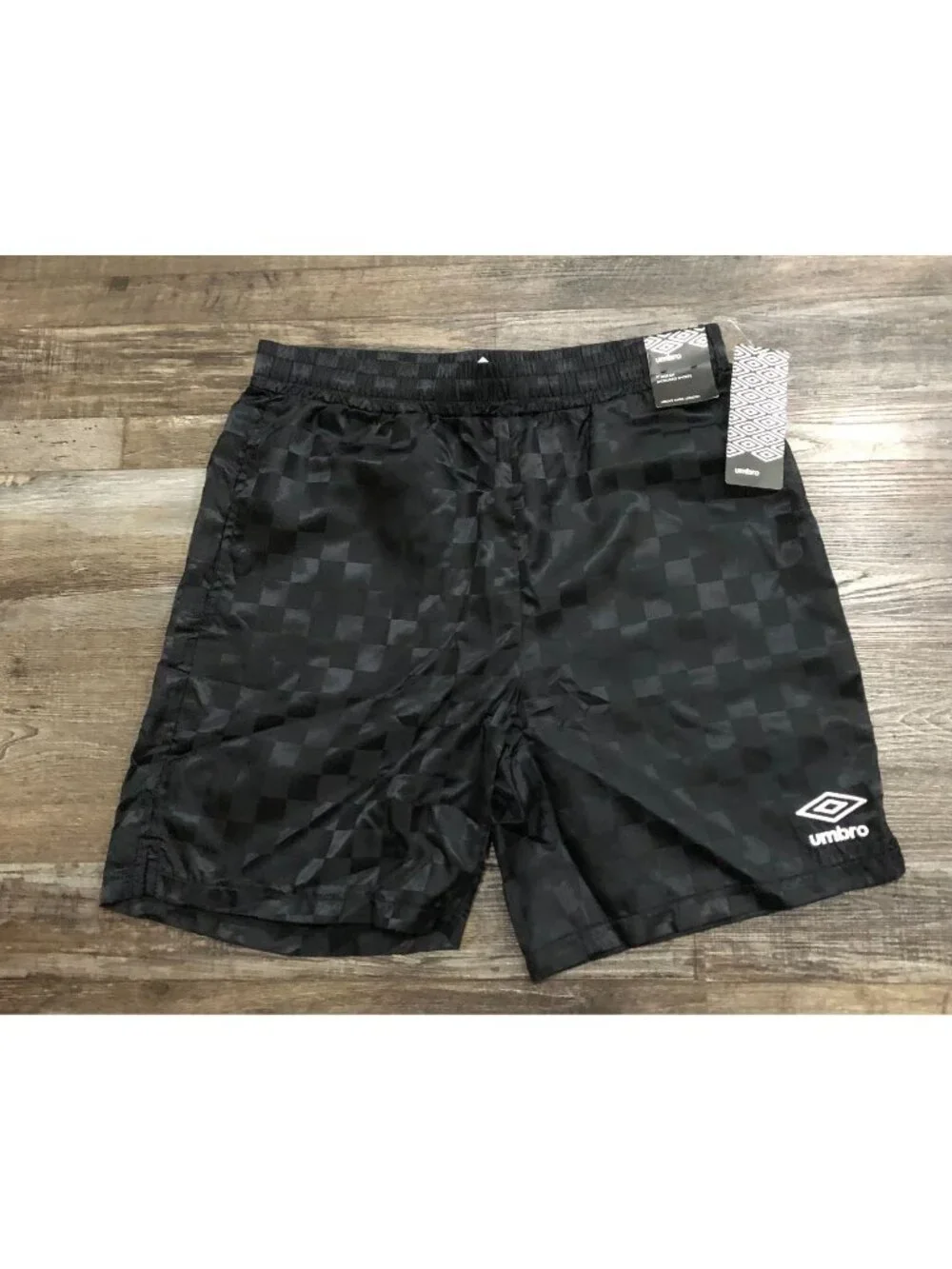 Umbro Mens Small Black Checked Nylon Soccer Shorts New with Tags